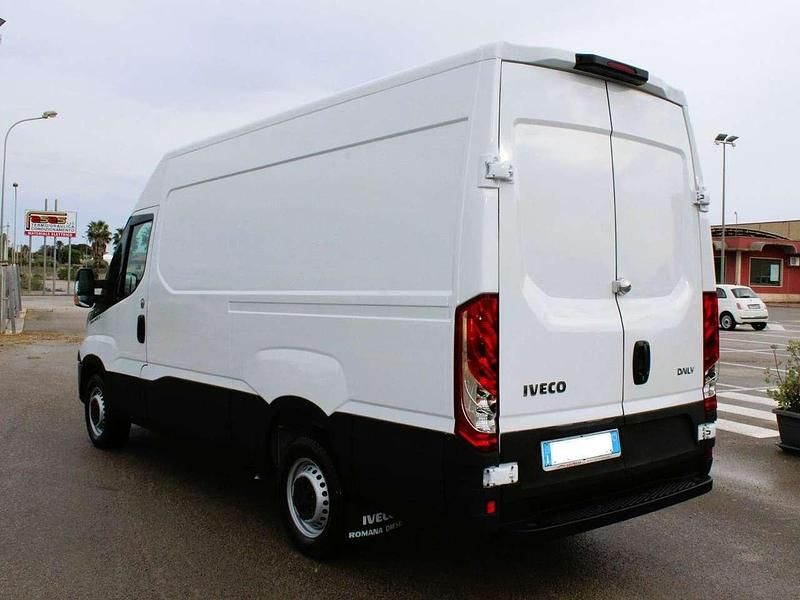 Usata Iveco 35.12 120 CV (88 kW) 2018 Bianco Furgone