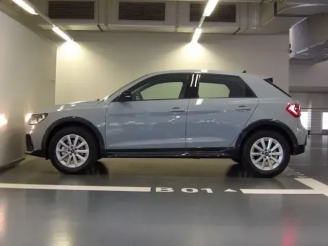 Usata Audi A1 Business 116 CV (85 kW) 2024 Grigio freccia SUV
