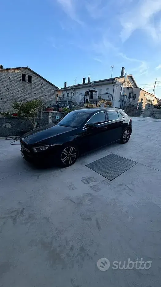 Usata Mercedes A180 136 CV (100 kW) 2021 Nero Utilitaria