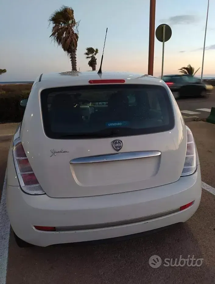 Usata Lancia Ypsilon 69 CV (50 kW) 2011 Bianco Utilitaria