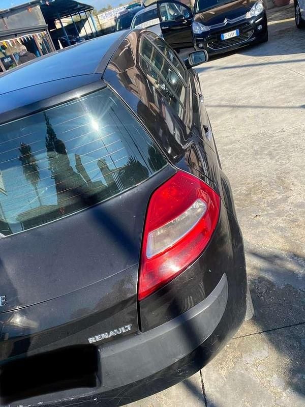 Usado Renault Mégane II 105 CV (77 kW) 2006 Negro Berlina