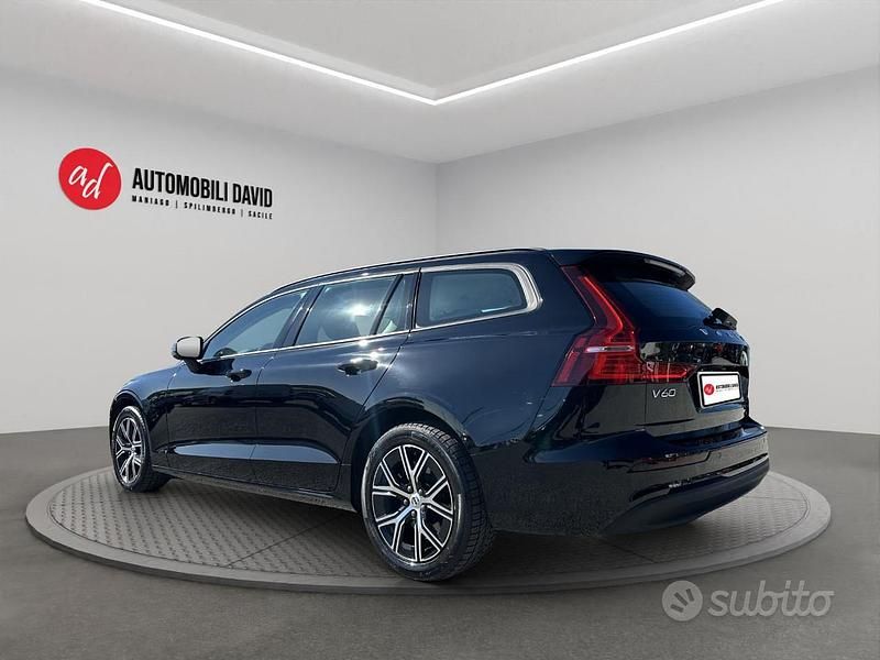 Usata Volvo V60 197 CV (144 kW) 2023 Nero Station wagon