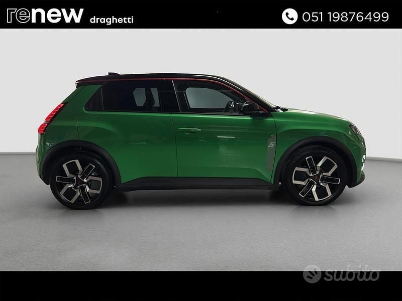 Usata Renault 5 E-Tech Komfort 110 kW (150 CV) 2025 Verde Berlina