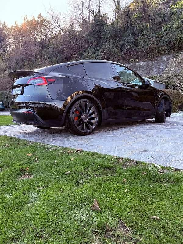 Usata Tesla Model Y Performance 342 kW (466 CV) 2024 Nero SUV