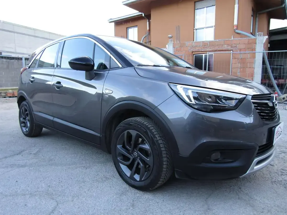 Usata Opel Crossland X Innovation 110 CV (80 kW) 2020 Grigio scuro metallizzato SUV