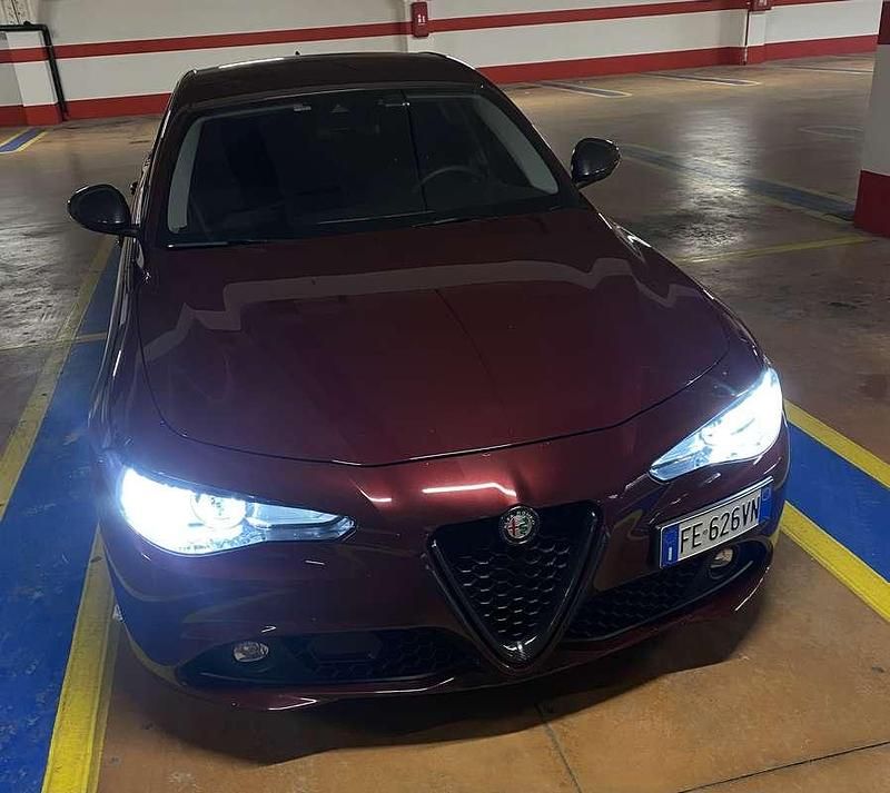 Usata 2016 Alfa Romeo Giulia Super Tre volumi | 16.500 € (Buon prezzo) - Immagine 1/4