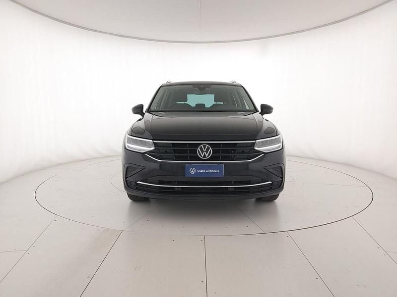 Gebraucht VW Tiguan Life 150 PS (110 kW) 2020 Schwarz SUV
