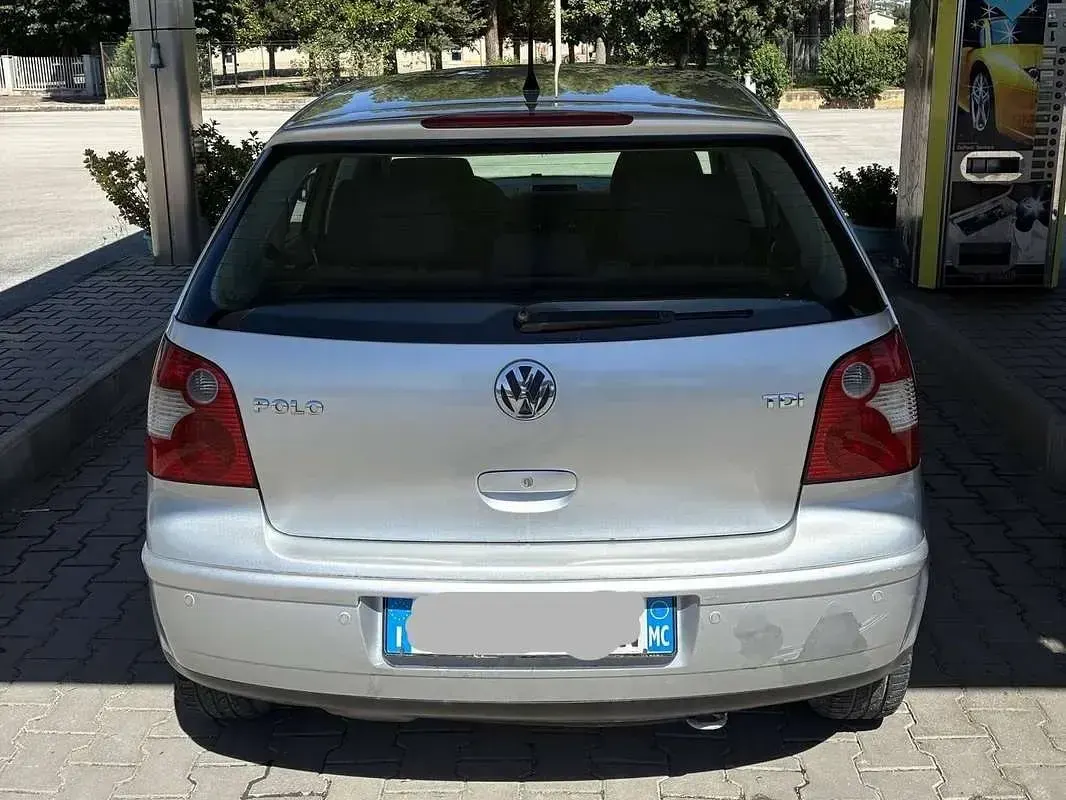 Usata VW Polo 75 CV (55 kW) 2005 Argento Berlina