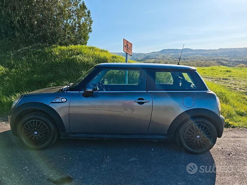Usata Mini ONE 75 CV (55 kW) 2009 Grigio Utilitaria