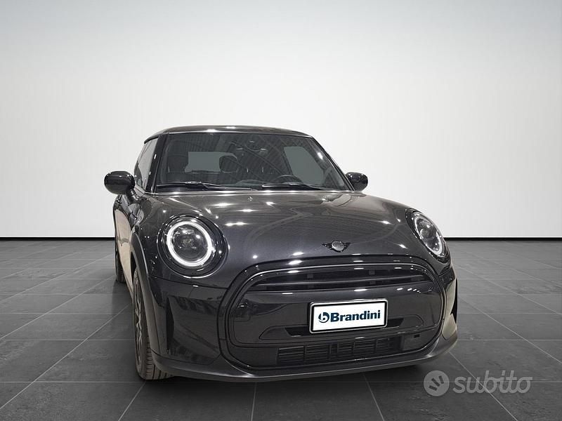 Usata Mini Cooper Classic 156 CV (114 kW) 2024 Nero Utilitaria