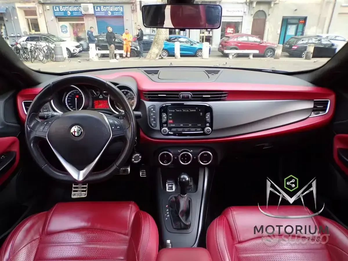 Usata Alfa Romeo Giulietta Quadrifoglio 240 CV (176 kW) 2015 Utilitaria