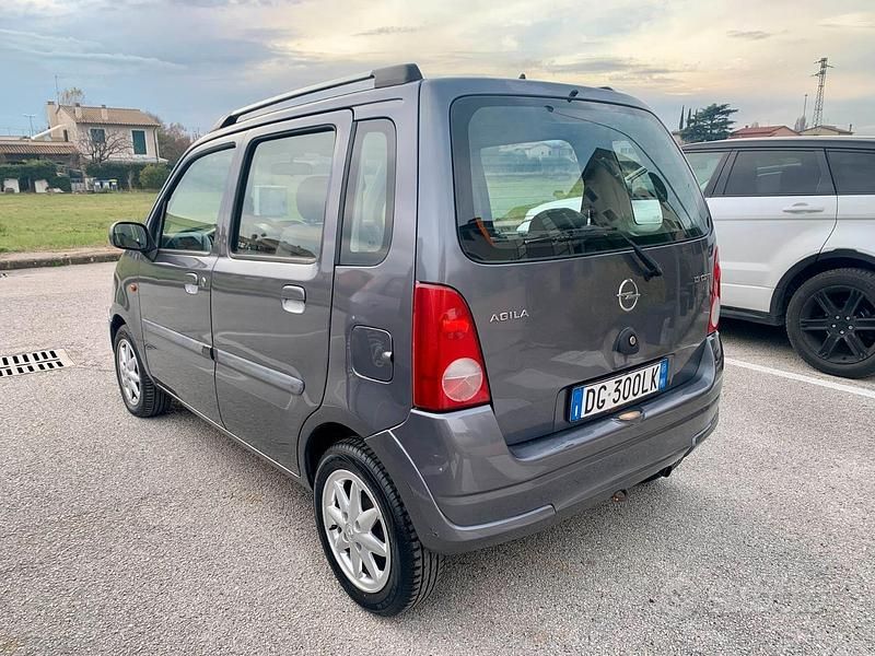 Usata Opel Agila 69 CV (50 kW) 2007 Grigio Utilitaria