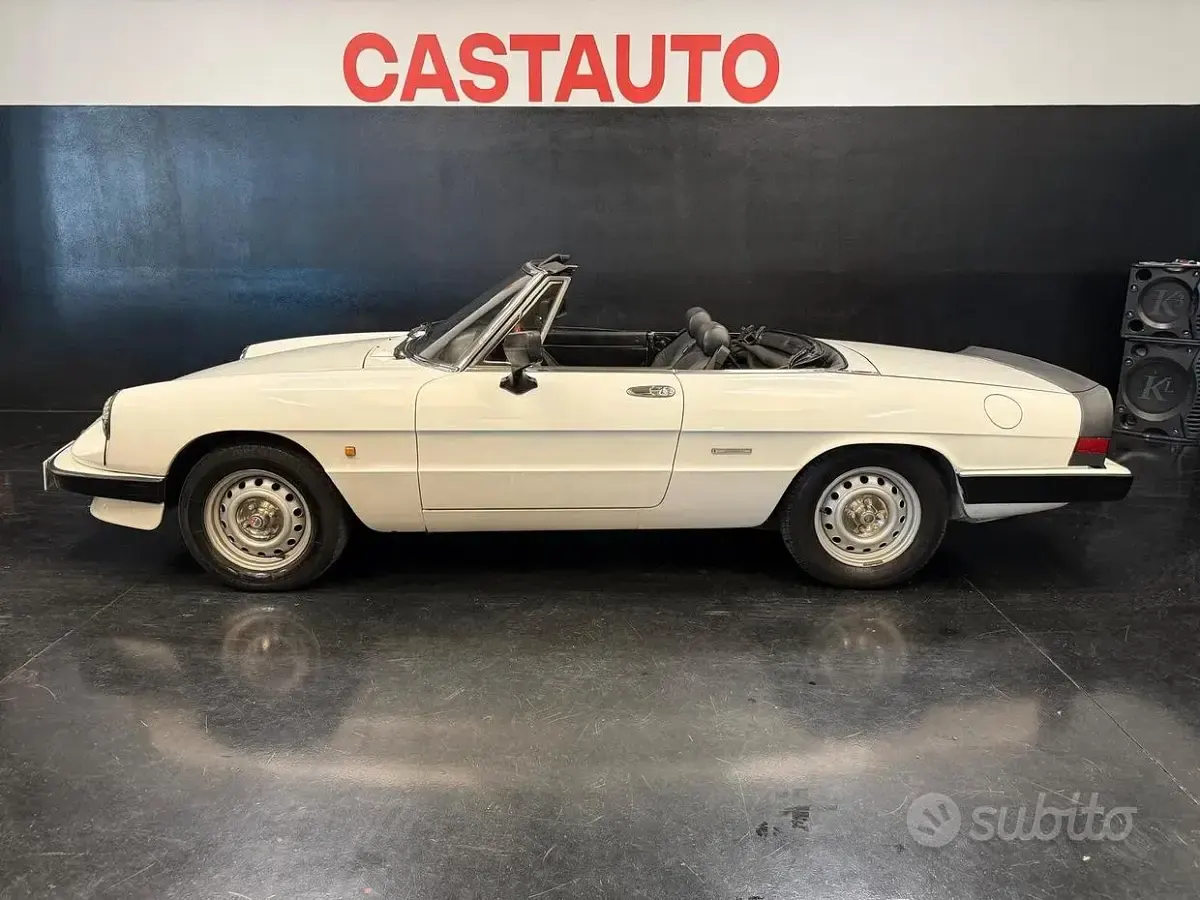Usata Alfa Romeo Spider 101 CV (74 kW) 1988 Bianco Cabrio