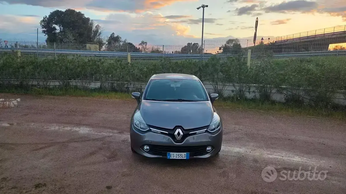 Usata Renault Clio IV 75 CV (55 kW) 2014 Grigio Berlina