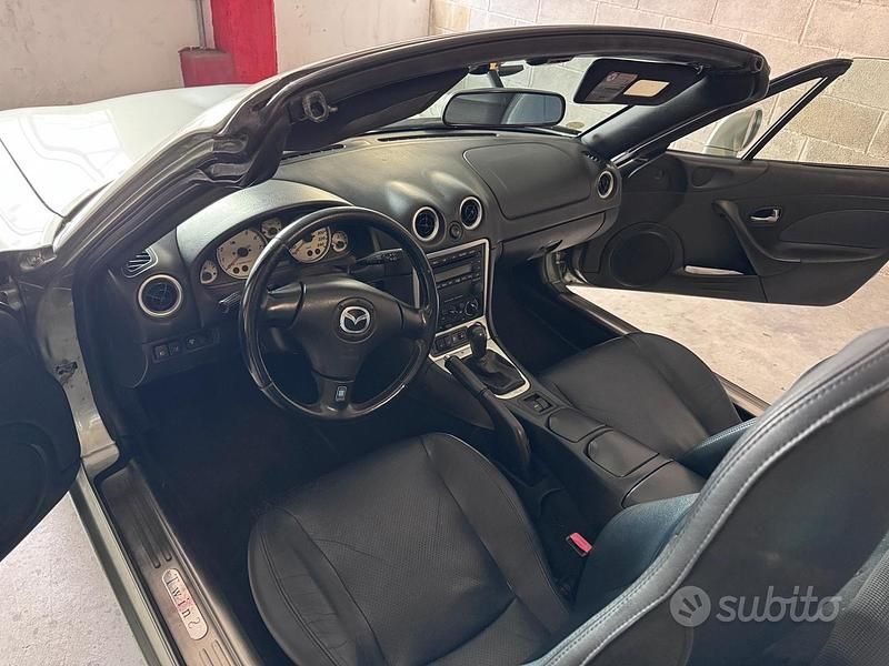 Usata Mazda MX5 110 CV (80 kW) 2003 Grigio Cabrio