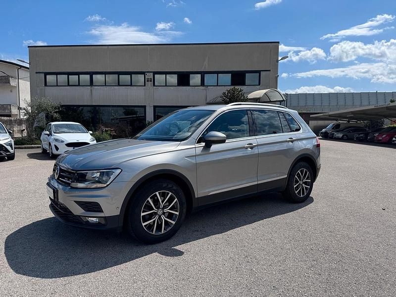 Grigio Usata 2020 VW Tiguan Business SUV | 21.900 € (Ottimo prezzo) - Immagine 1/4
