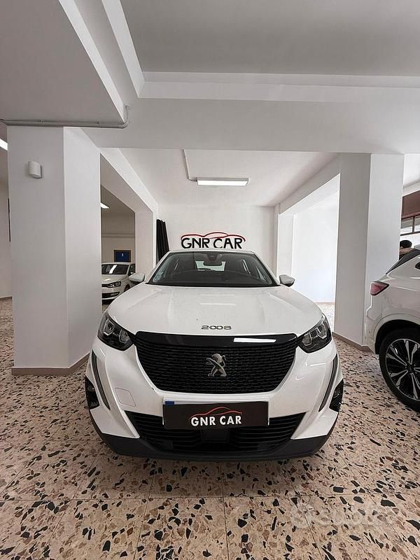 Usata Peugeot 2008 Active 110 CV (80 kW) 2021 Bianco SUV