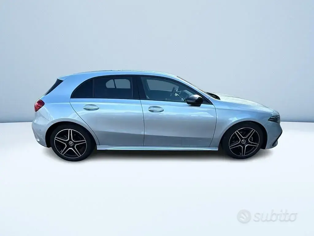 Usata Mercedes A180 Advanced Plus 116 CV (85 kW) 2024 Argento Berlina