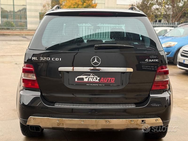 Usata Mercedes ML320 Sport Edition 224 CV (164 kW) 2008 Nero SUV