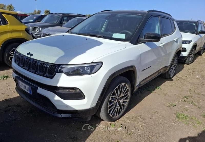 Usata Jeep Compass Summit 131 CV (96 kW) 2024 Blu / metallizzato SUV