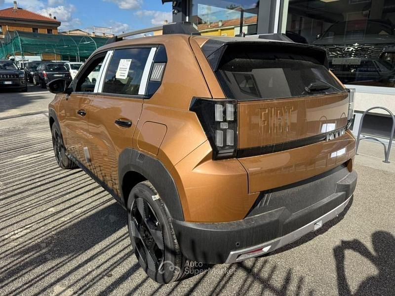 Nuova Fiat Grande Panda La Prima 110 CV (80 kW) 2025 Marrone Utilitaria