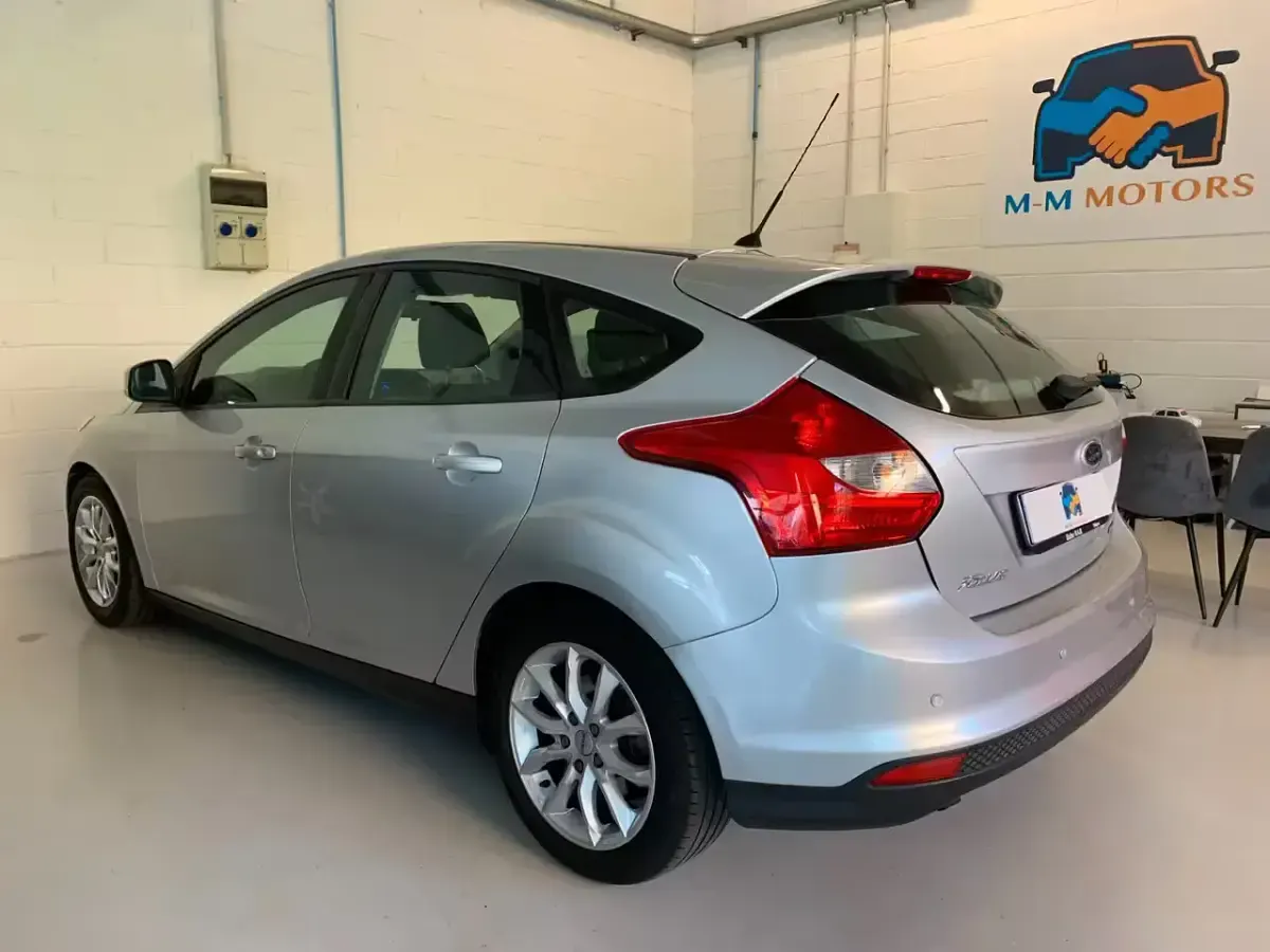 Usata Ford Focus S 101 CV (74 kW) 2013 Argento Berlina