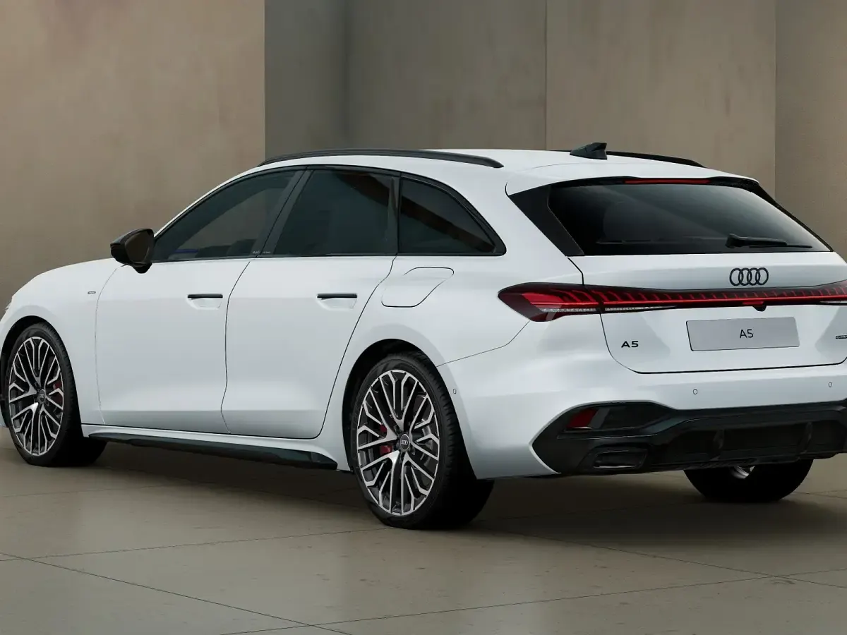 Nuova Audi A5 S-Line 367 CV (269 kW) 2026 Bianco ghiacciaio metallizzato Station wagon