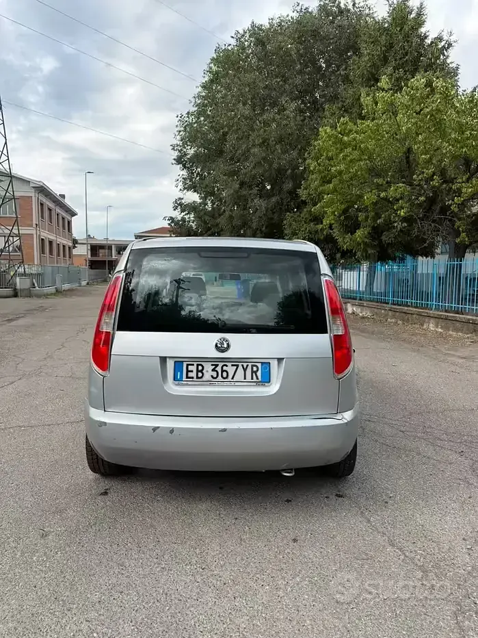 Usata Skoda Roomster 85 CV (62 kW) 2010 Grigio Monovolume