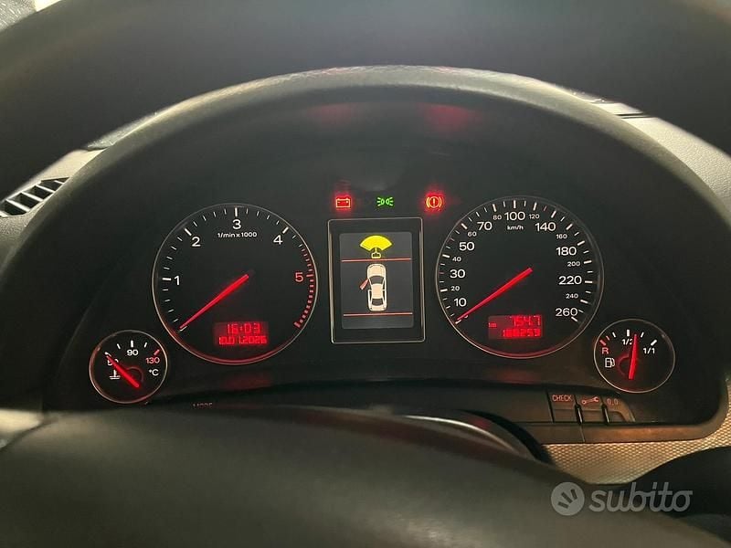 Usata Audi A4 130 CV (95 kW) 2004 Nero Station wagon