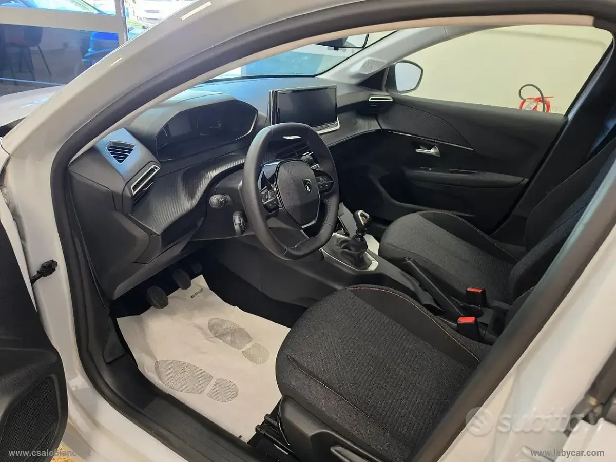 Nuova Peugeot 208 Style 101 CV (74 kW) 2025 Bianco Utilitaria
