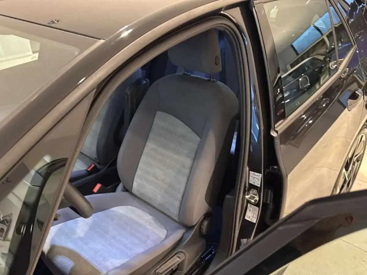 Usata VW ID.3 69 kW (95 CV) 2023 Nero Utilitaria