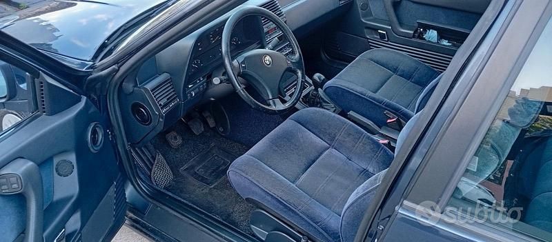 Usata Alfa Romeo 164 207 CV (152 kW) 1993 Blu Berlina