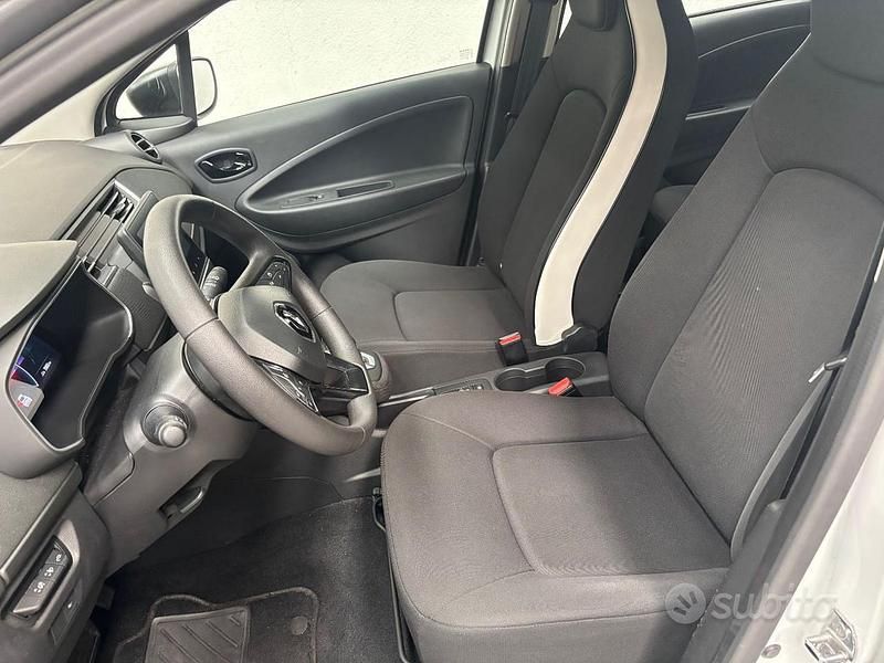 Usata Renault Zoe Life 50 kW (69 CV) 2020 Bianco Utilitaria