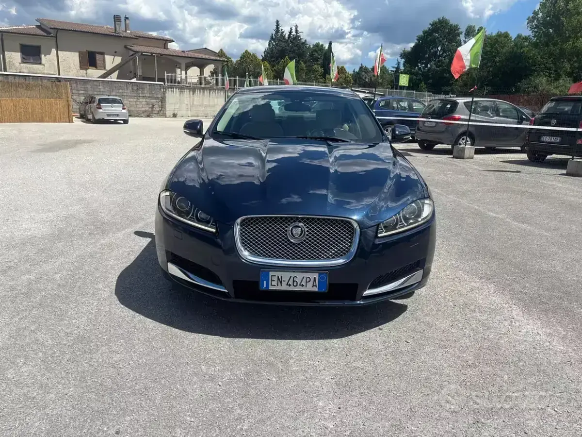 Usata Jaguar XF 190 CV (139 kW) 2012 Bluazzurro Berlina