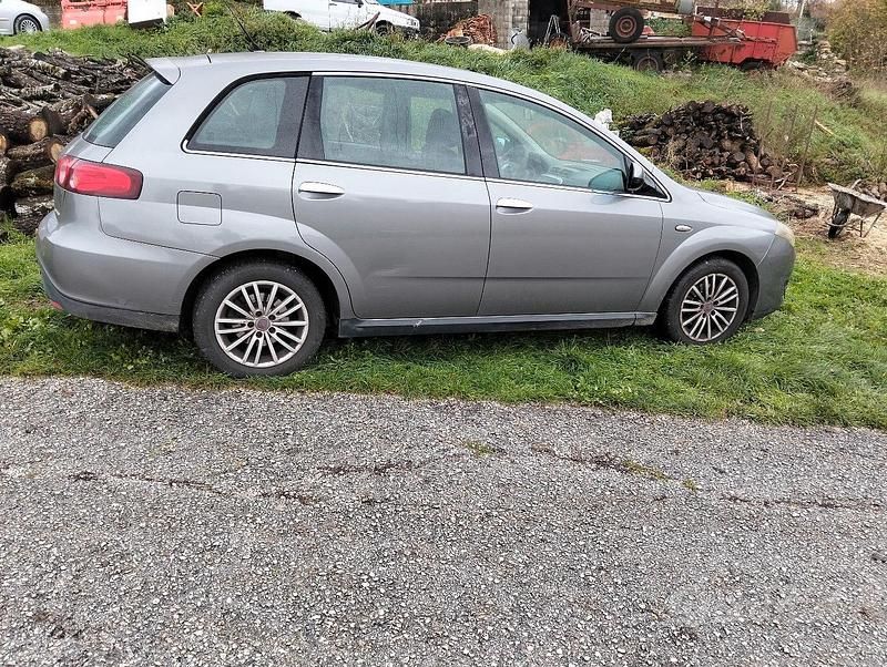 Usata Fiat Croma 120 CV (88 kW) 2009 Grigio Station wagon