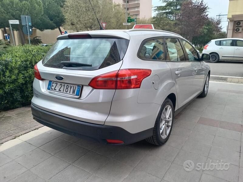 Usata Ford Focus 120 CV (88 kW) 2015 Grigio Station wagon