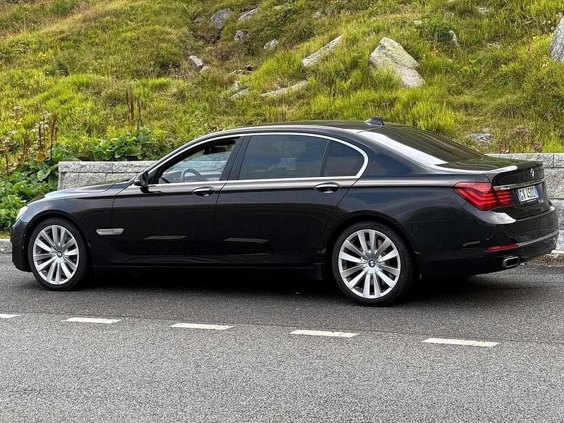 Usata BMW 750L Comfort Edition 449 CV (330 kW) 2013 Nero Berlina