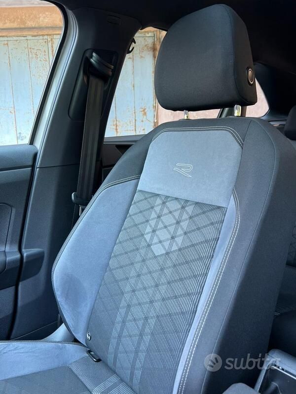 Usata VW Taigo R-line 110 CV (80 kW) 2023 Grigio SUV