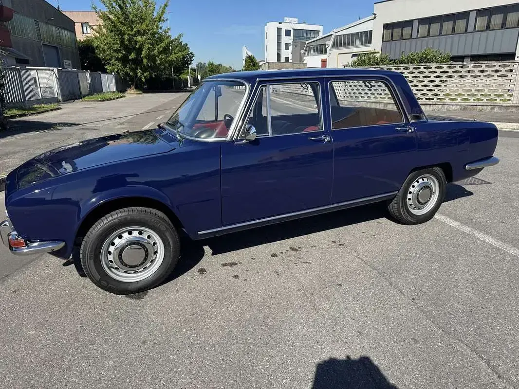 Usata Alfa Romeo 1750 156 CV (114 kW) 1968 Blu/azzurro Berlina