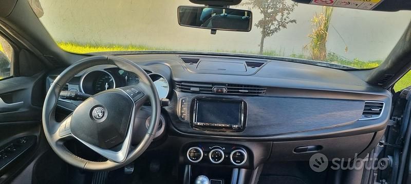 Usata Alfa Romeo Giulietta 120 CV (88 kW) 2019 Grigio Utilitaria