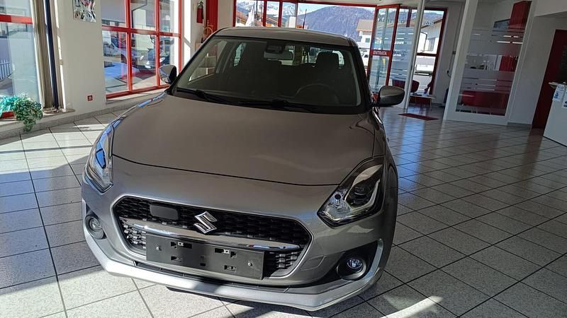Usata Suzuki Swift 89 CV (65 kW) 2021 Grigio Utilitaria