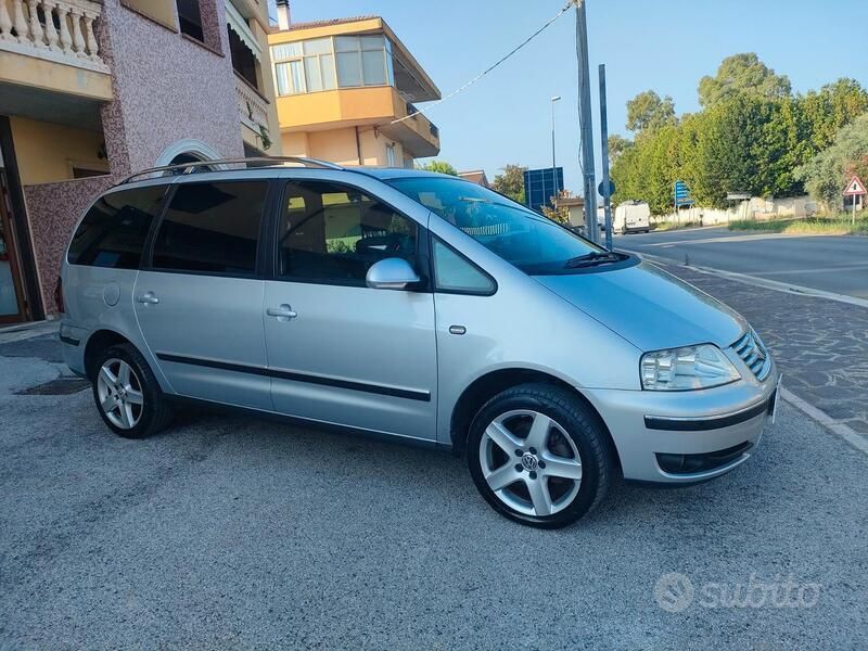 Usata VW Sharan United 140 CV (102 kW) 2010 Argento Monovolume