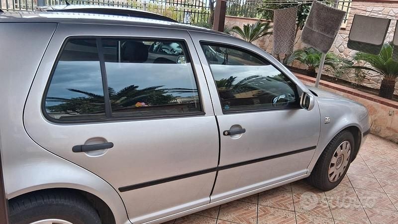 Usata VW Golf IV 101 CV (74 kW) 2002 Berlina