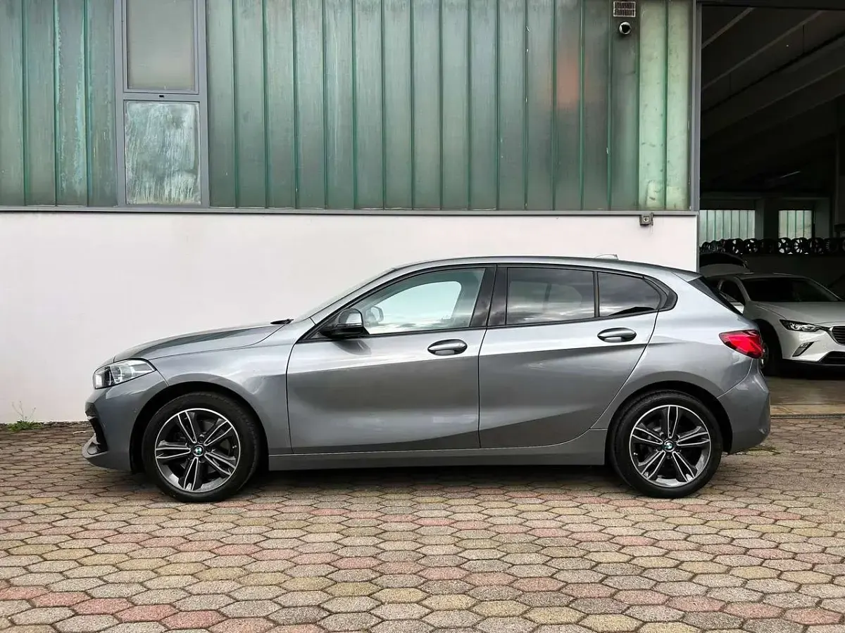 Usata BMW 116 Sport Line 109 CV (80 kW) 2023 Grigio Utilitaria
