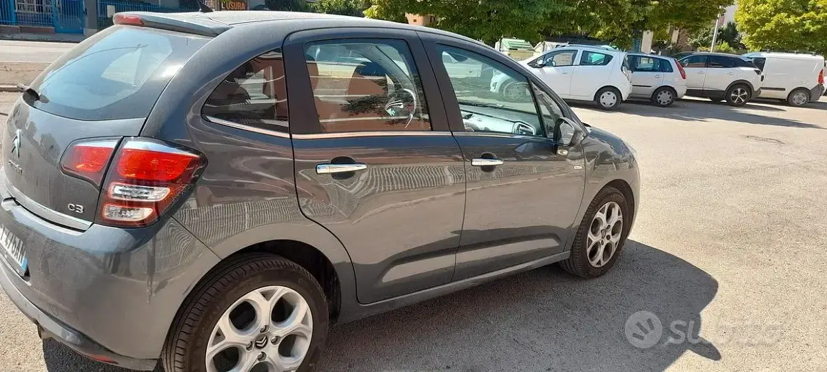 Usata Citroën C3 68 CV (50 kW) 2013 Marrone Berlina