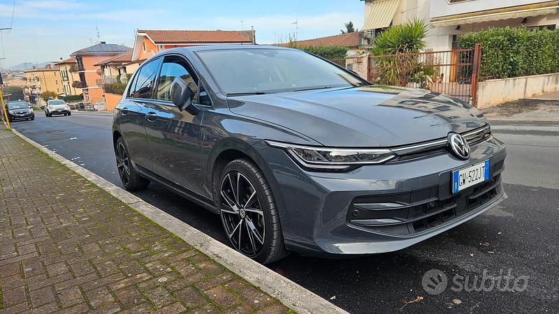 Usata VW Golf VIII 2024 Grigio Berlina