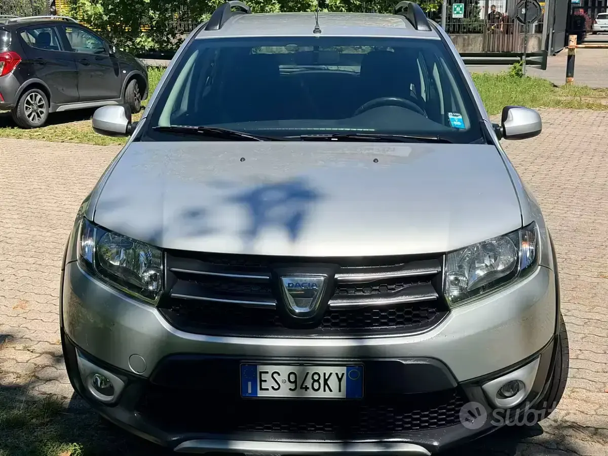 Usata Dacia Sandero Prestige 90 CV (66 kW) 2013 Grigio Berlina