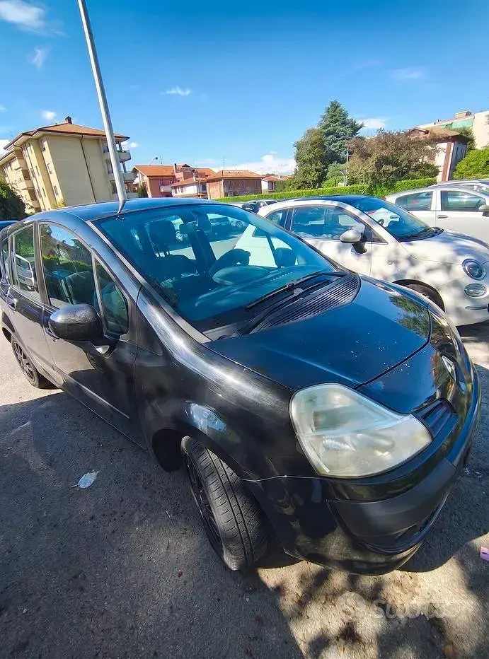 Usata Renault Grand Modus Dynamique 75 CV (55 kW) 2009 Nero Monovolume