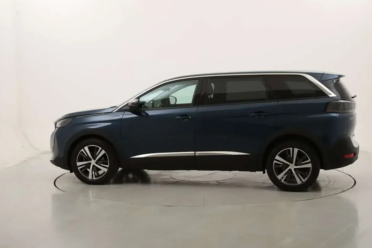 Usata Peugeot 5008 Allure 131 CV (96 kW) 2022 Blu SUV