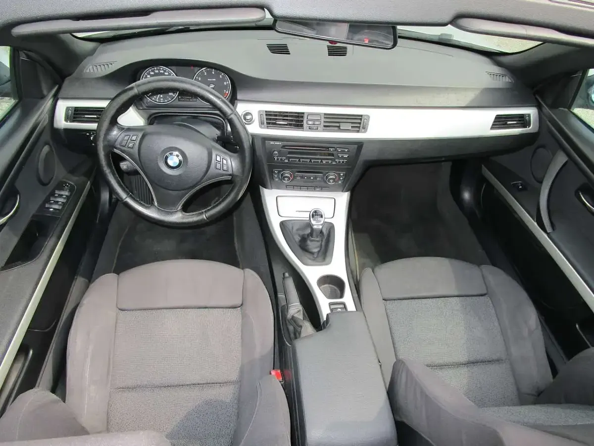 Usata BMW 320 Cabriolet 170 CV (125 kW) 2009 Argento Cabrio
